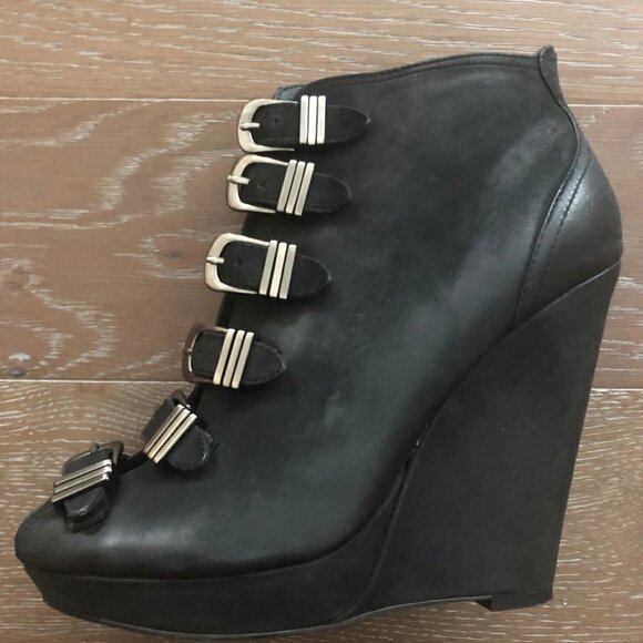 Trouve Designer Rocker Bootie | Black | 9M - Picture 4 of 7